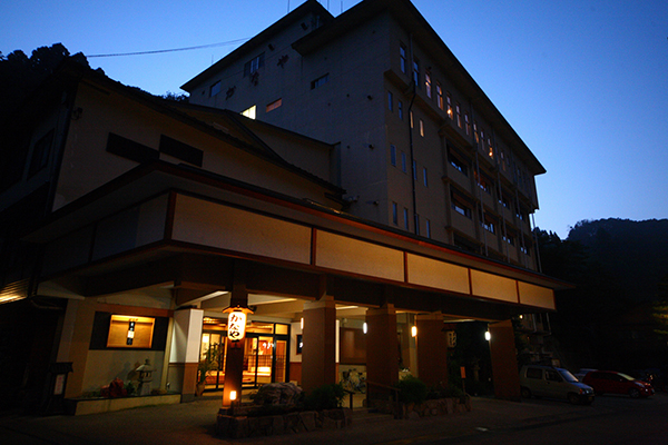 山間の奥座敷旅館かなや